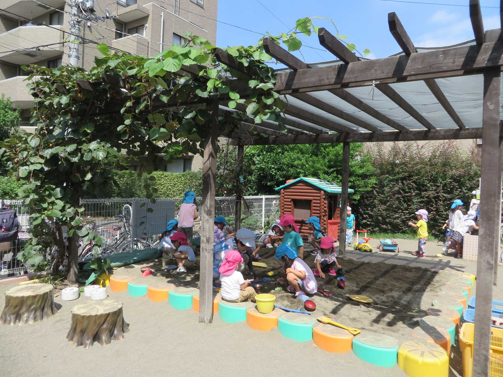 大きな砂場です
砂はいつも清潔に保たれています。
