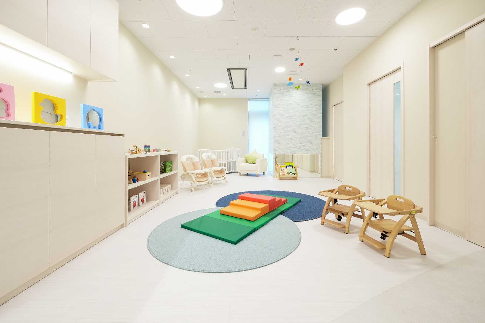 ポピンズナーサリースクールそら 高輪ゲートウェイ駅前の画像